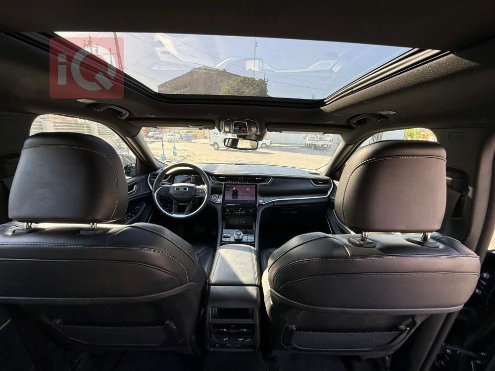 جیپ گراند شیرۆکی